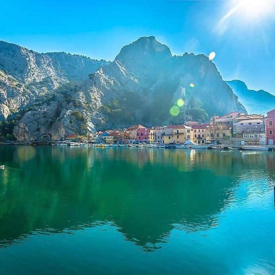 Central Alley Omiš Buitenkant foto