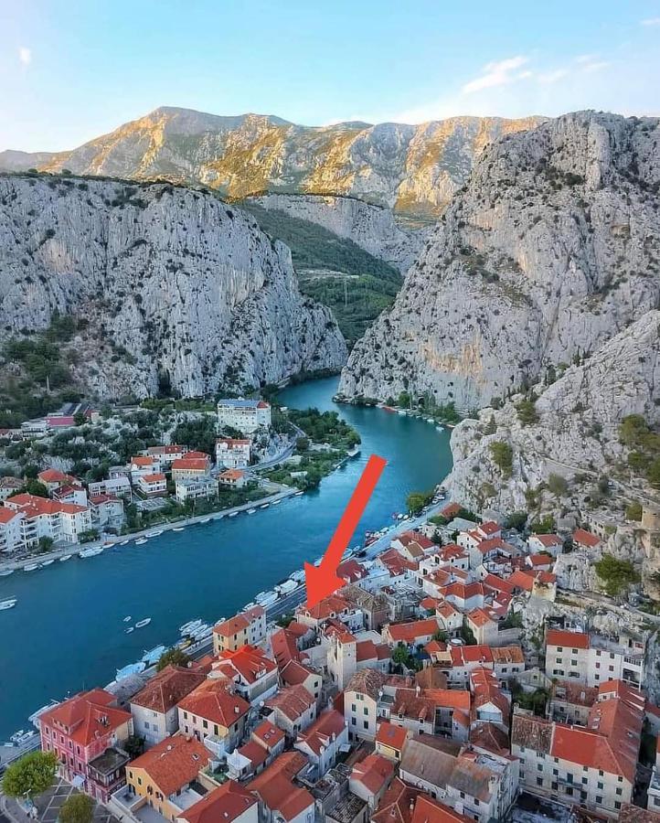 Central Alley Omiš Buitenkant foto