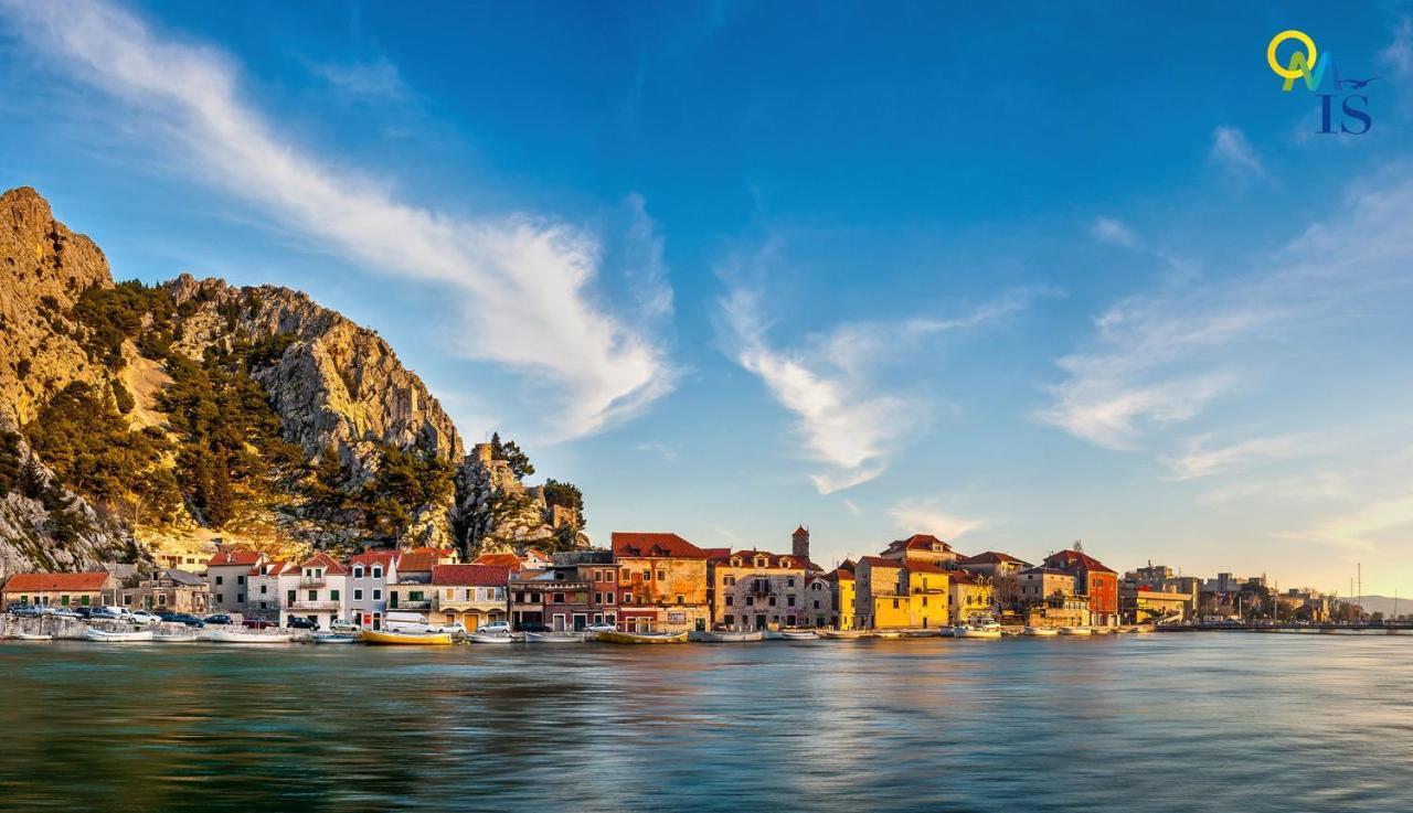 Central Alley Omiš Buitenkant foto